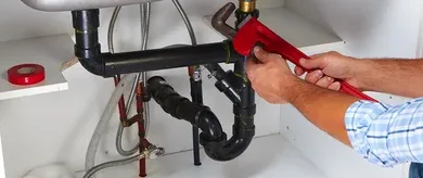 معلم سباكة داخل مكة